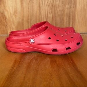 Womens 7 Crocs Freesail Clogs Red SEF0184